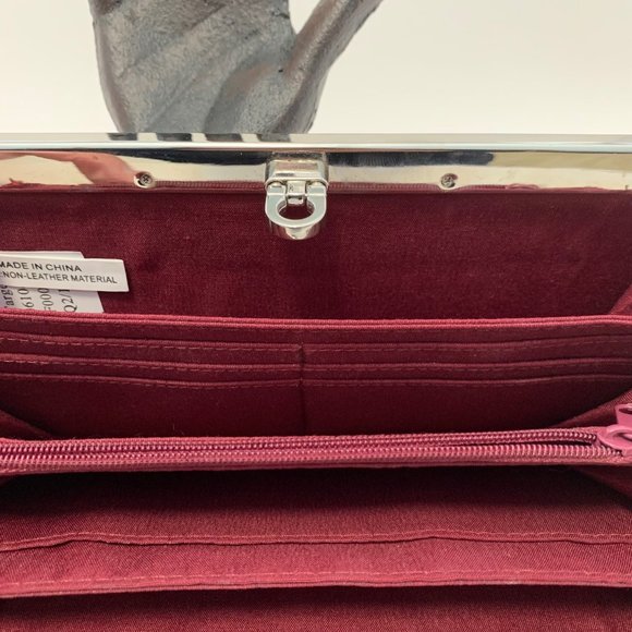 Croc Embossed Flat Wallet - Picture 5 of 6